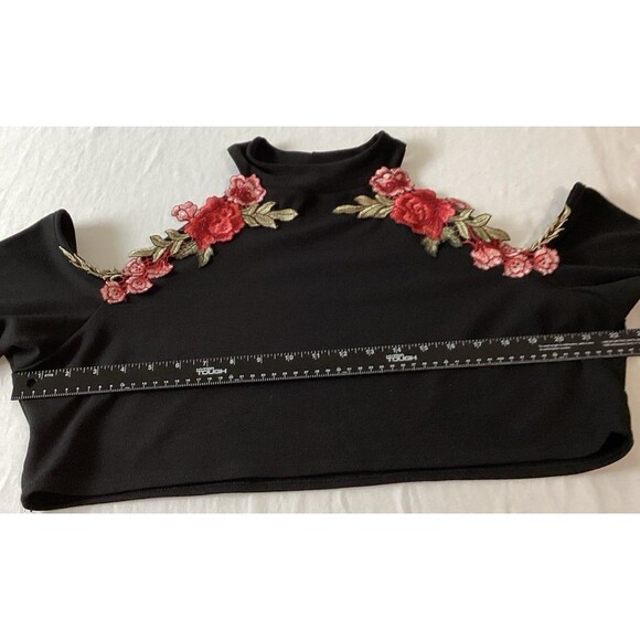Boohoo Top Women's Size 18 Black Cut Sleeve Embroidered High Collar Cropped - Picture 6 of 10